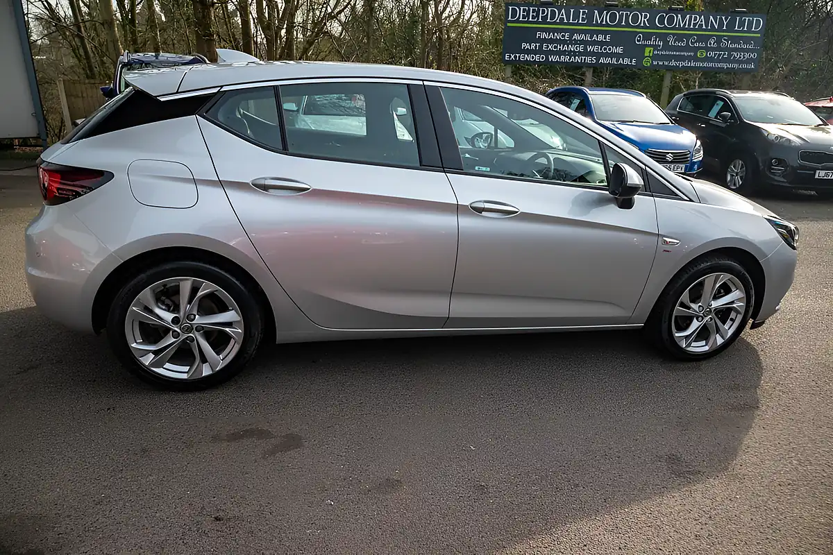 Used 2017 Vauxhall Astra Sri Nav Sovereign Silver - Interior and Exterior details 14