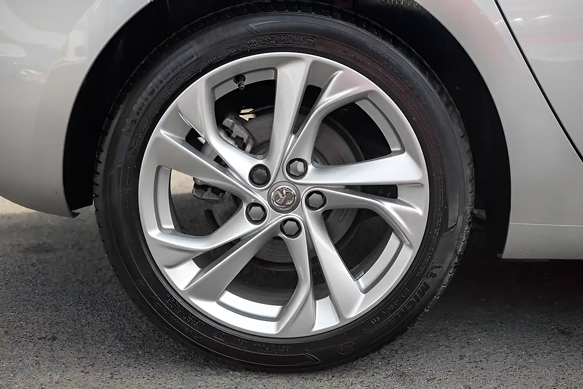Used 2017 Vauxhall Astra Sri Nav Sovereign Silver - Interior and Exterior details 15
