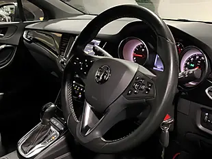 Used 2017 Vauxhall Astra Sri Nav Sports Tourer Red - Interior and Exterior details 5