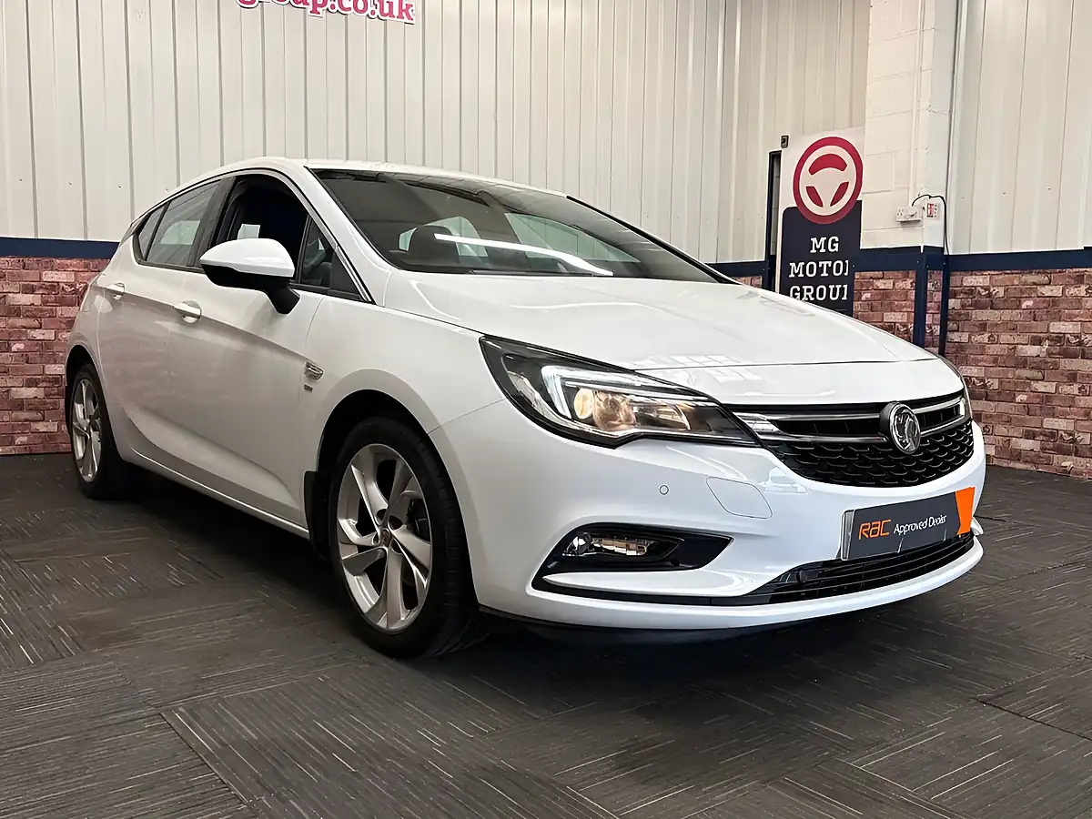 Used 2017 Vauxhall Astra Sri Nav White - Interior and Exterior details 11