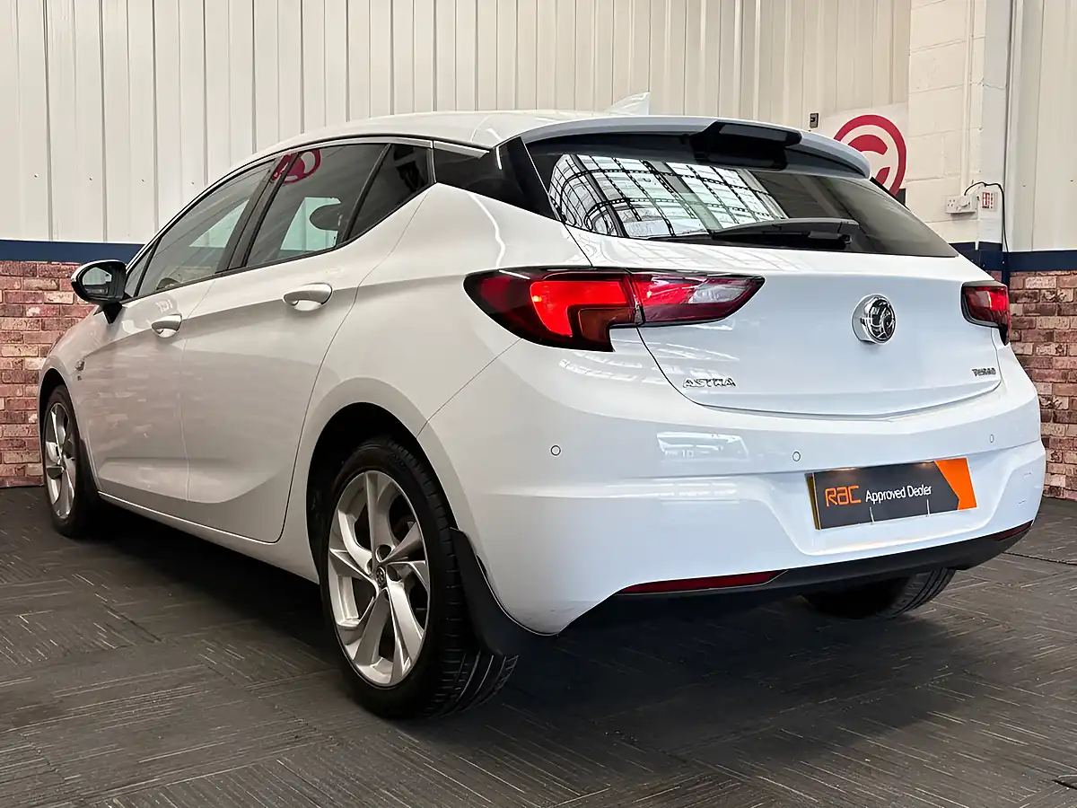 Used 2017 Vauxhall Astra Sri Nav White - Interior and Exterior details 15