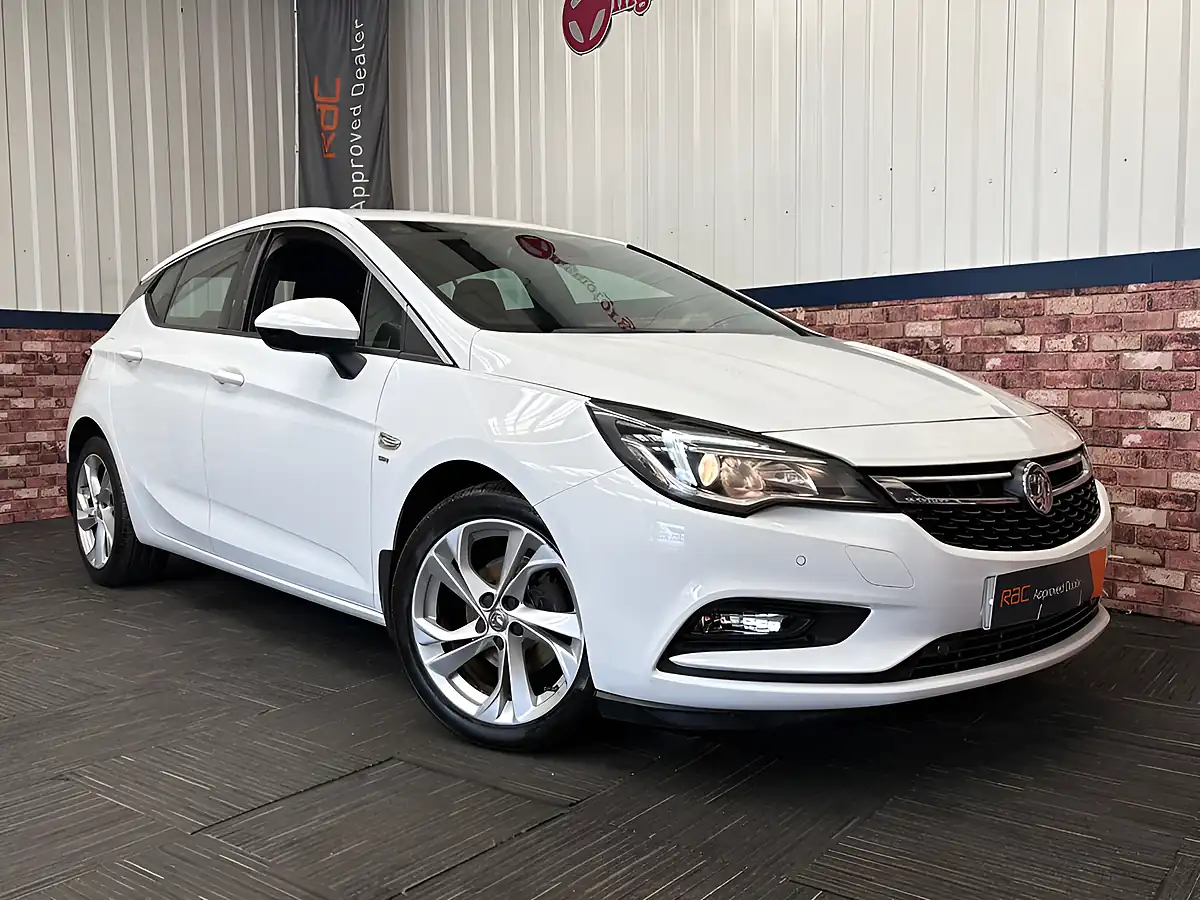 Used 2017 Vauxhall Astra Sri Nav White - Interior and Exterior details 4