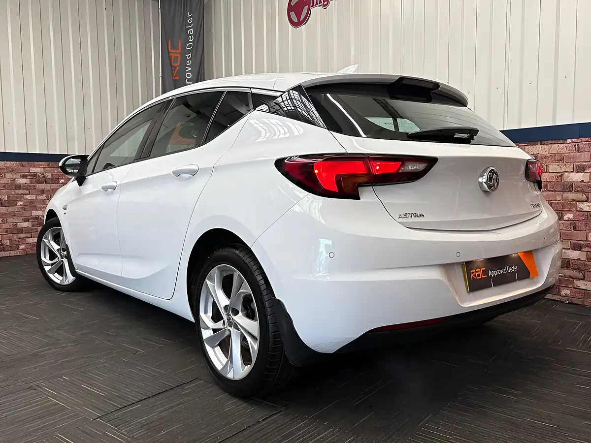 Used 2017 Vauxhall Astra Sri Nav White - Interior and Exterior details 5