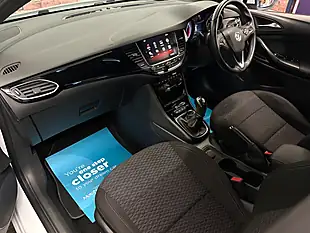 Used 2017 Vauxhall Astra Sri Nav White - Interior and Exterior details 8