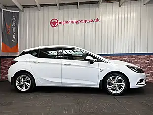 Used 2017 Vauxhall Astra Sri Nav White - Interior and Exterior details 9
