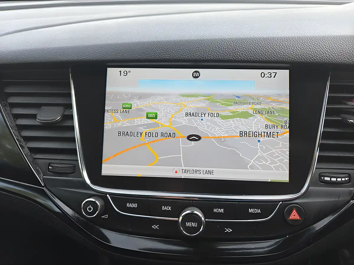 Used 2017 Vauxhall Astra Sri Nav White - Interior and Exterior details 13