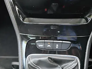 Used 2017 Vauxhall Astra Sri Nav White - Interior and Exterior details 14