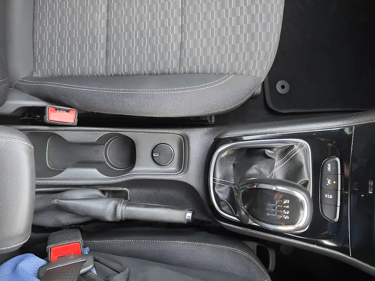 Used 2017 Vauxhall Astra Sri Nav White - Interior and Exterior details 15