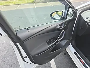 Used 2017 Vauxhall Astra Sri Nav White - Interior and Exterior details 16