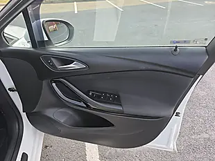 Used 2017 Vauxhall Astra Sri Nav White - Interior and Exterior details 17