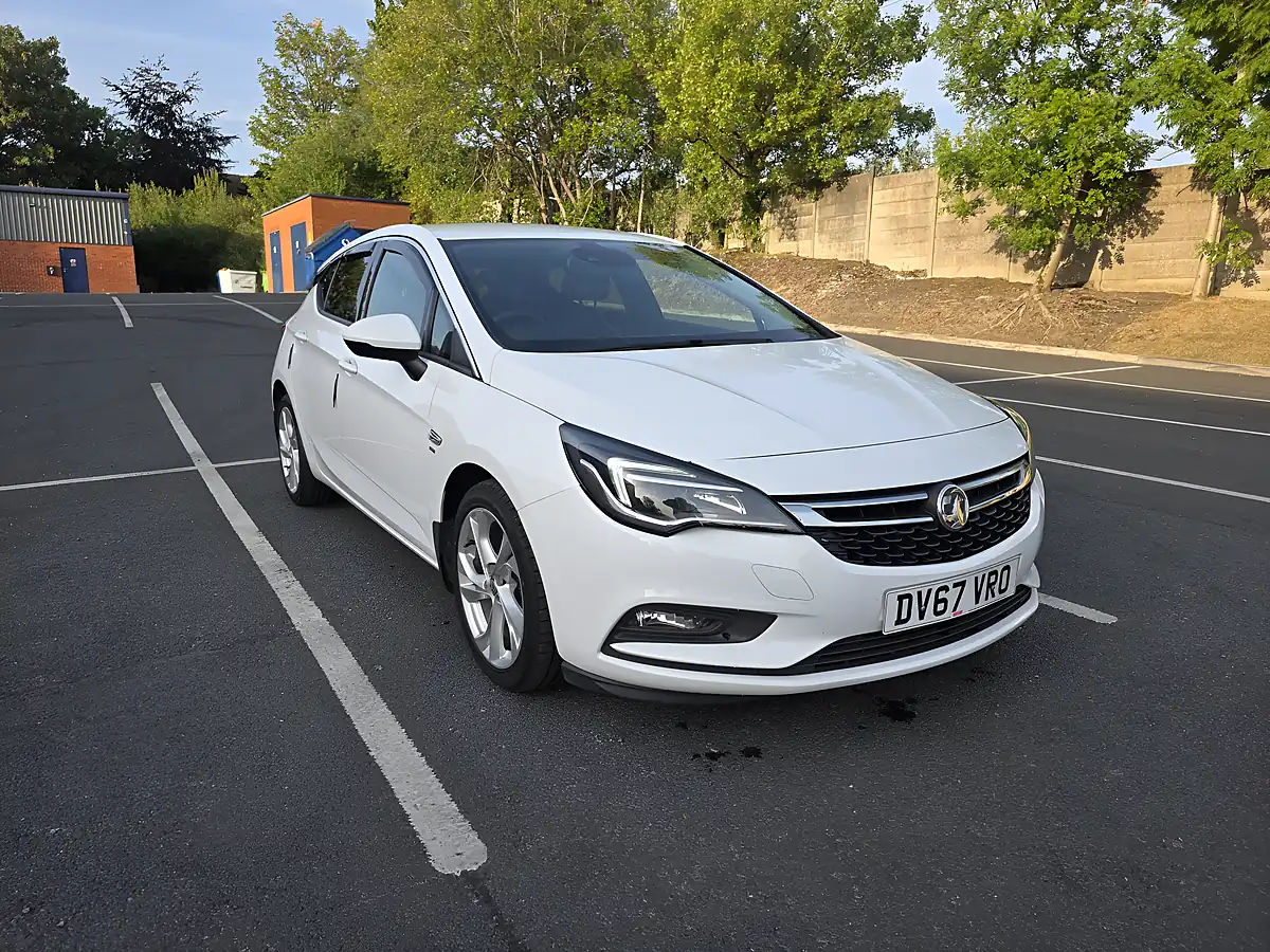 Used 2017 Vauxhall Astra Sri Nav White - Interior and Exterior details 2