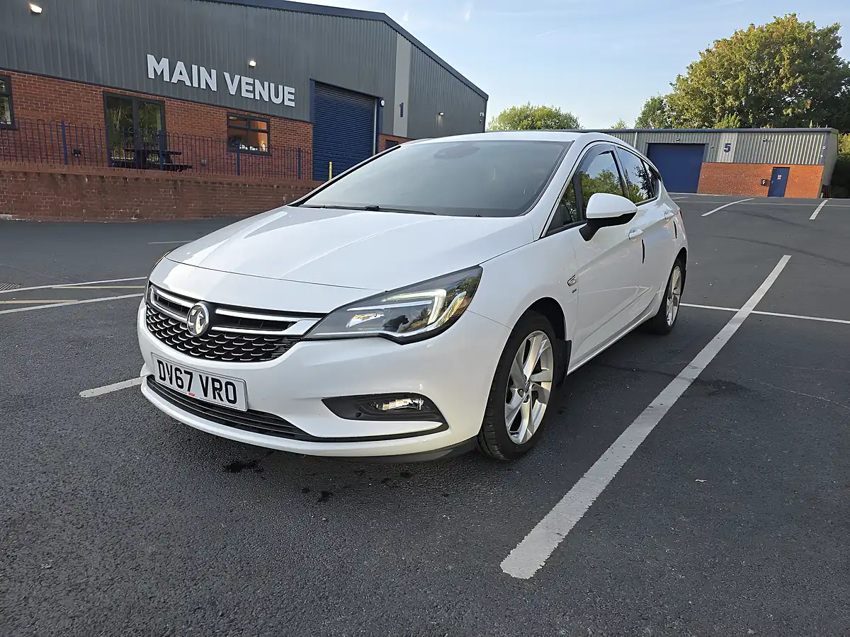 Used 2017 Vauxhall Astra Sri Nav White - Interior and Exterior details 3
