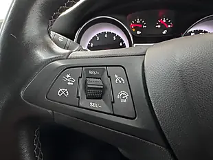 Used 2017 Vauxhall Astra Sri Power Red - Interior and Exterior details 13