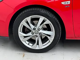Used 2017 Vauxhall Astra Sri Power Red - Interior and Exterior details 19