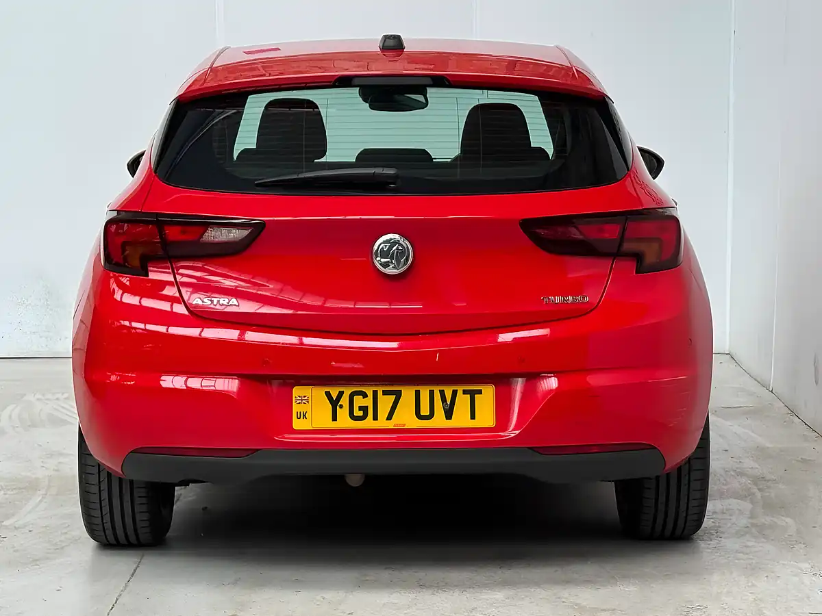 Used 2017 Vauxhall Astra Sri Power Red - Interior and Exterior details 5