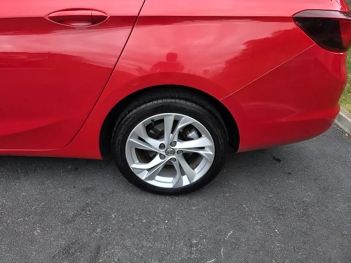 Used 2017 Vauxhall Astra Sri Red - Interior and Exterior details 19