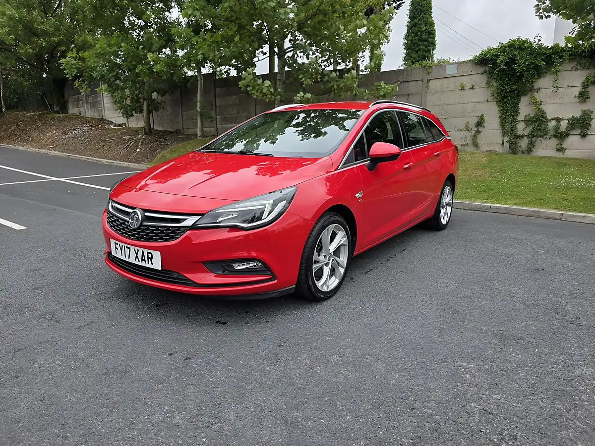 Used 2017 Vauxhall Astra Sri Red - Interior and Exterior details 3
