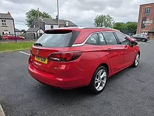 Used 2017 Vauxhall Astra Sri Red - Interior and Exterior details 5