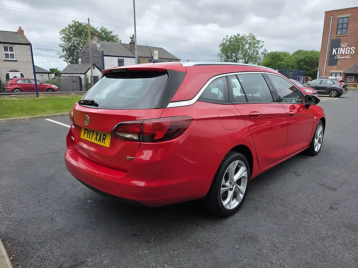 Used 2017 Vauxhall Astra Sri Red - Interior and Exterior details 5