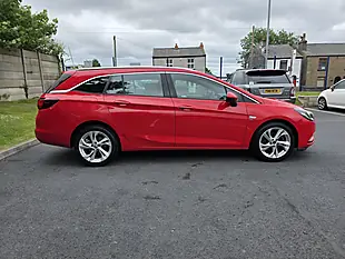 Used 2017 Vauxhall Astra Sri Red - Interior and Exterior details 7