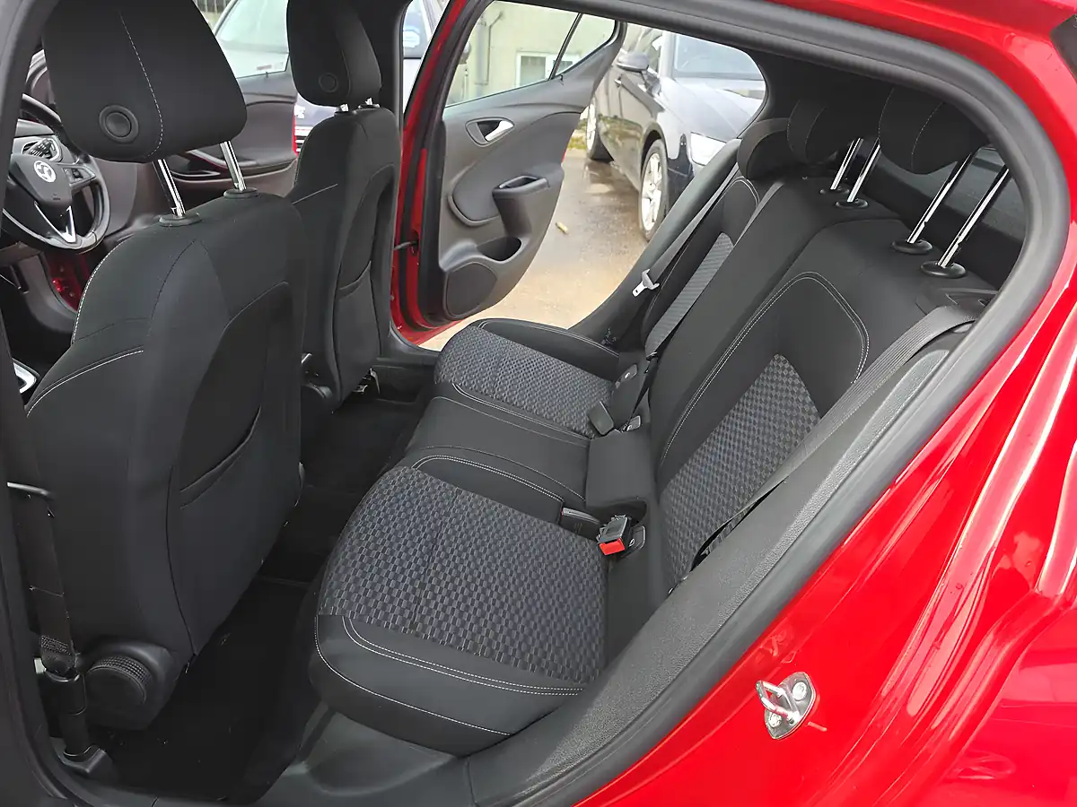 Used 2017 Vauxhall Astra Sri Red - Interior and Exterior details 10