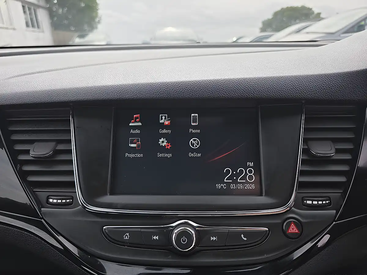 Used 2017 Vauxhall Astra Sri Red - Interior and Exterior details 11