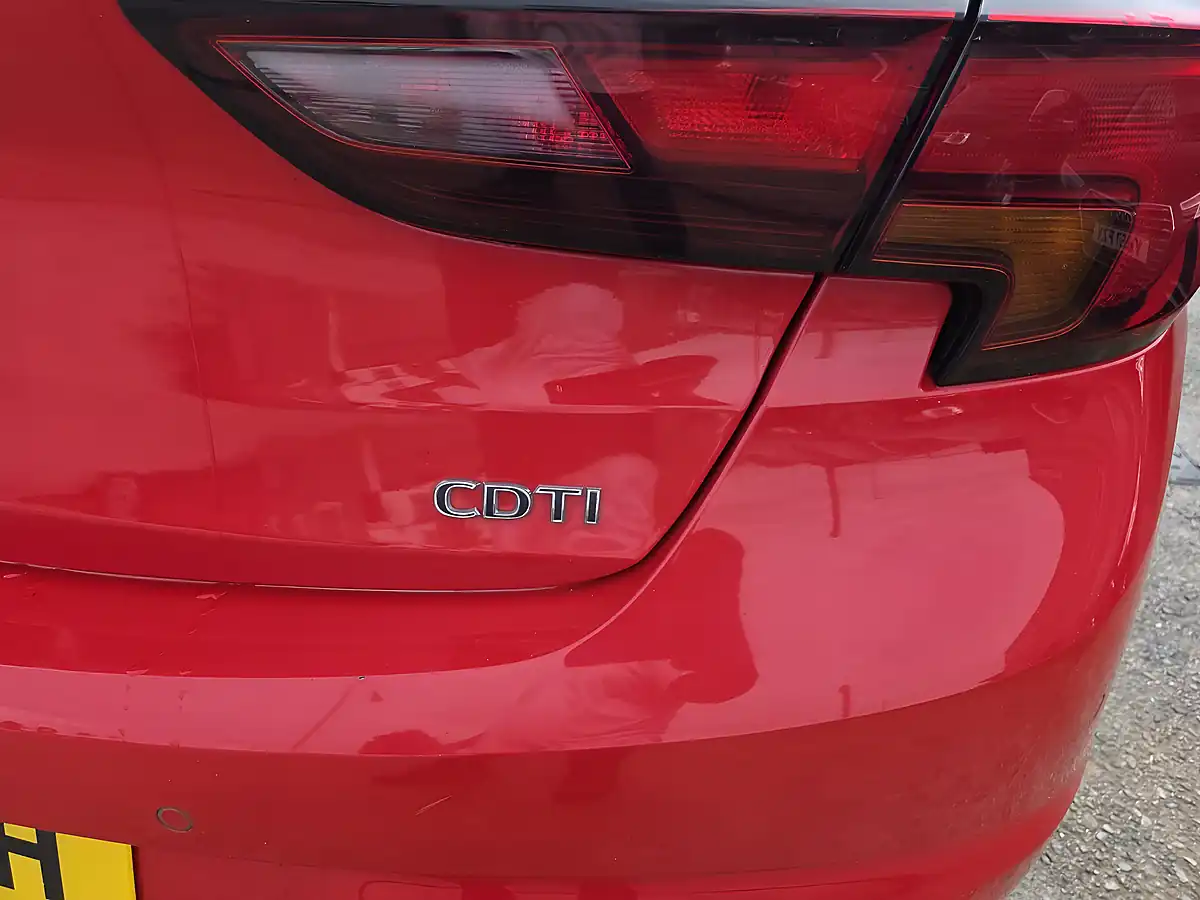 Used 2017 Vauxhall Astra Sri Red - Interior and Exterior details 15