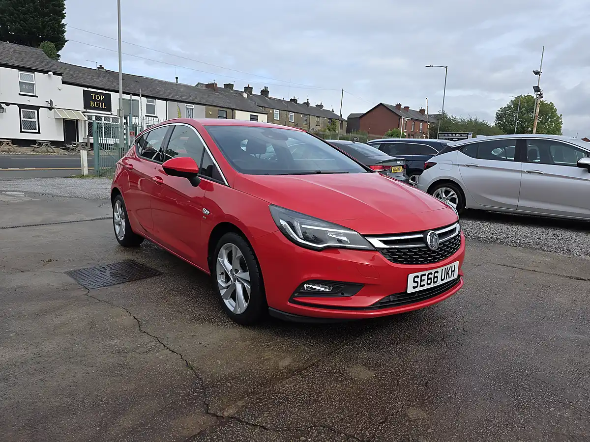 Used 2017 Vauxhall Astra Sri Red - Interior and Exterior details 2