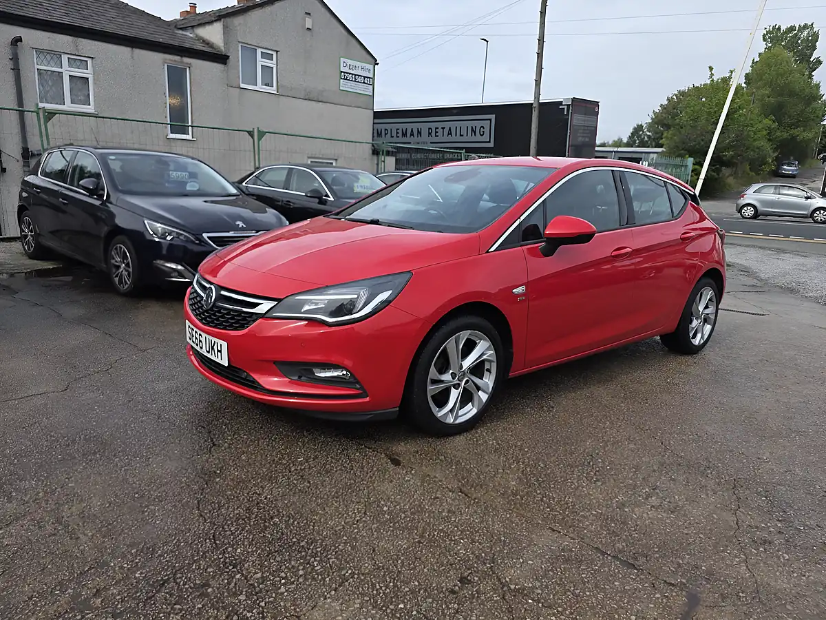 Used 2017 Vauxhall Astra Sri Red - Interior and Exterior details 3