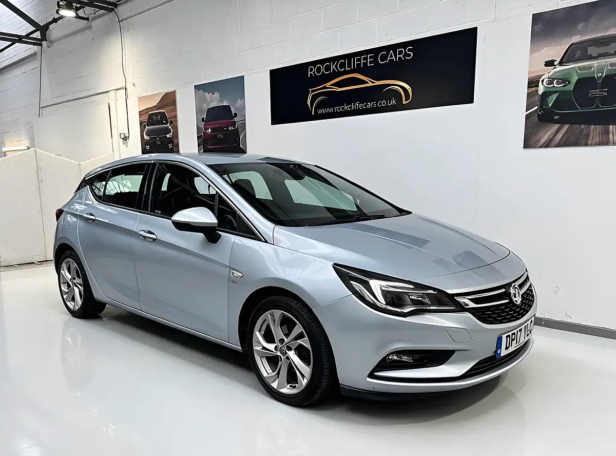 Used 2017 Vauxhall Astra Sri Silver - Interior and Exterior details 18