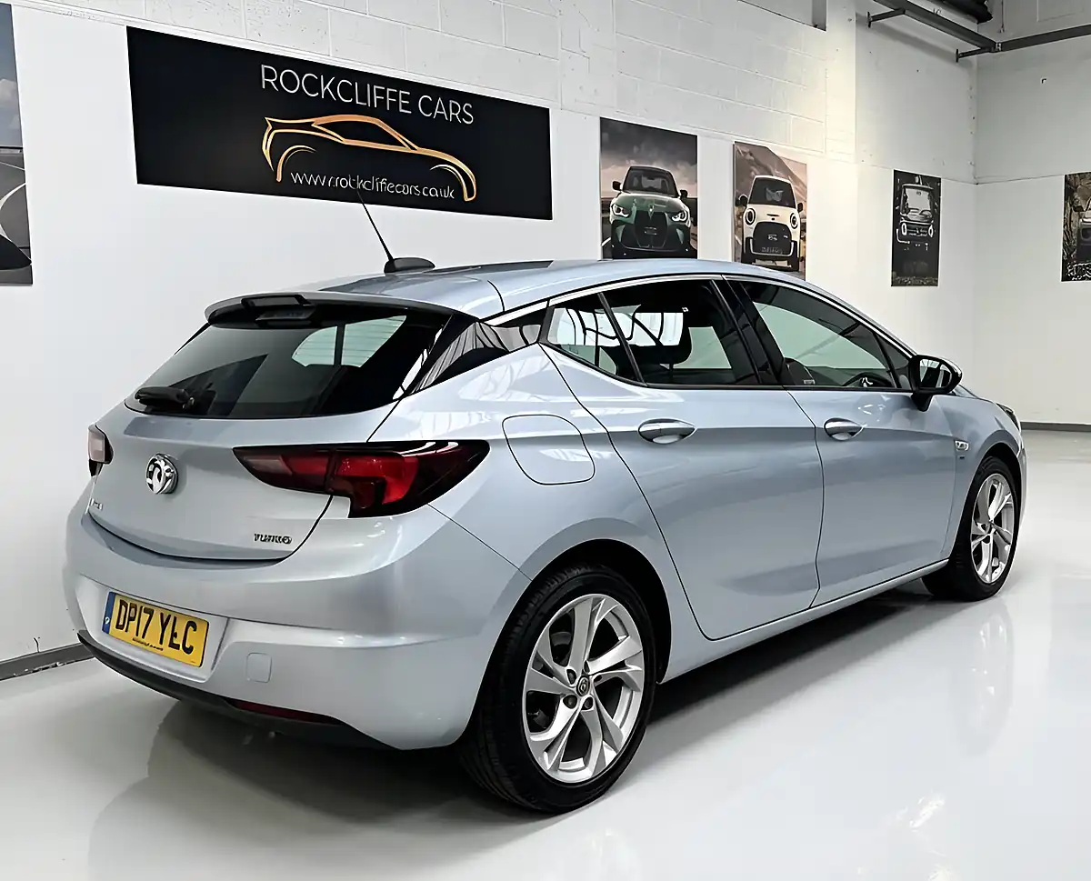 Used 2017 Vauxhall Astra Sri Silver - Interior and Exterior details 19