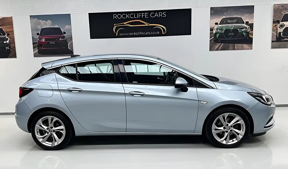 Used 2017 Vauxhall Astra Sri Silver - Interior and Exterior details 2