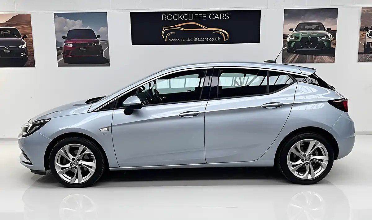 Used 2017 Vauxhall Astra Sri Silver - Interior and Exterior details 3