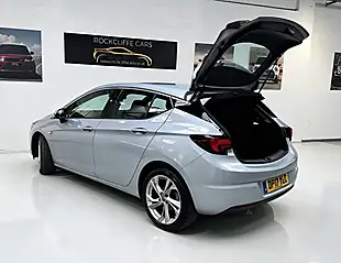 Used 2017 Vauxhall Astra Sri Silver - Interior and Exterior details 5