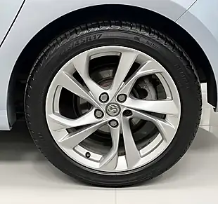 Used 2017 Vauxhall Astra Sri Silver - Interior and Exterior details 6