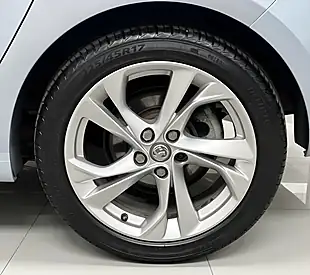 Used 2017 Vauxhall Astra Sri Silver - Interior and Exterior details 7