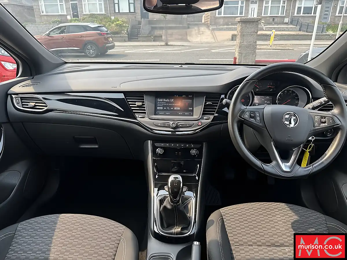 Used 2017 Vauxhall Astra Sri Silver - Interior and Exterior details 12