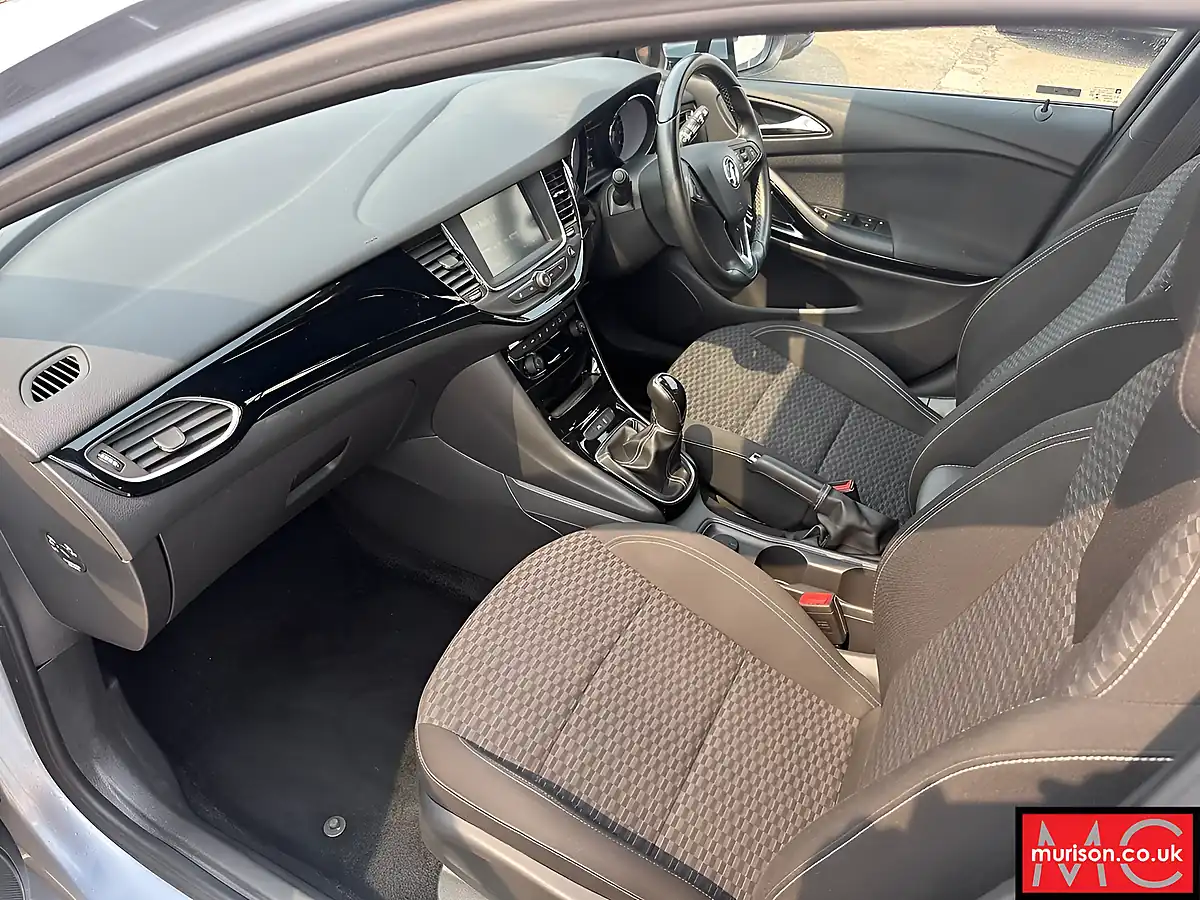 Used 2017 Vauxhall Astra Sri Silver - Interior and Exterior details 14