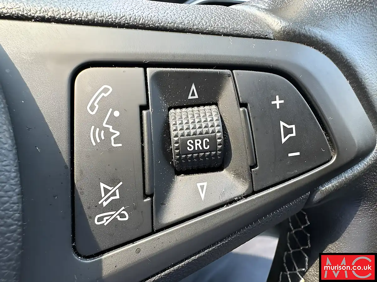 Used 2017 Vauxhall Astra Sri Silver - Interior and Exterior details 17