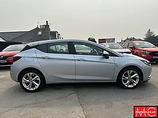 Used 2017 Vauxhall Astra Sri Silver - Interior and Exterior details 5