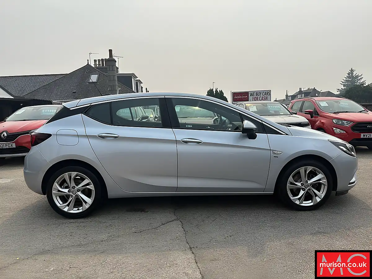 Used 2017 Vauxhall Astra Sri Silver - Interior and Exterior details 5