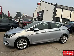 Used 2017 Vauxhall Astra Sri Silver - Interior and Exterior details 6
