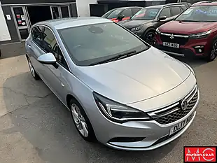 Used 2017 Vauxhall Astra Sri Silver - Interior and Exterior details 8