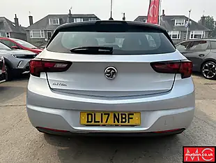 Used 2017 Vauxhall Astra Sri Silver - Interior and Exterior details 9