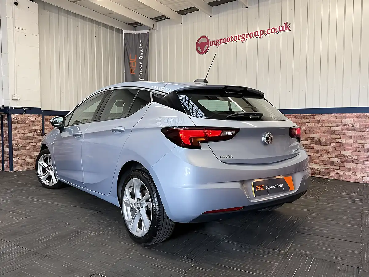 Used 2017 Vauxhall Astra Sri Silver - Interior and Exterior details 11