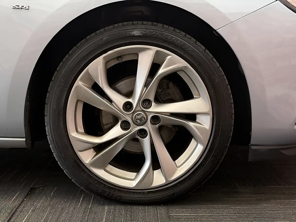 Used 2017 Vauxhall Astra Sri Silver - Interior and Exterior details 14