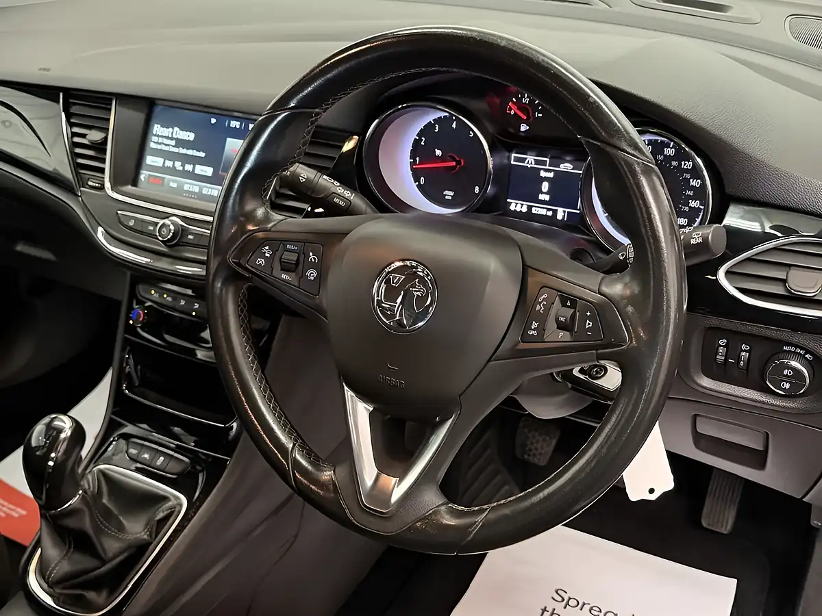 Used 2017 Vauxhall Astra Sri Silver - Interior and Exterior details 15