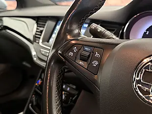 Used 2017 Vauxhall Astra Sri Silver - Interior and Exterior details 16
