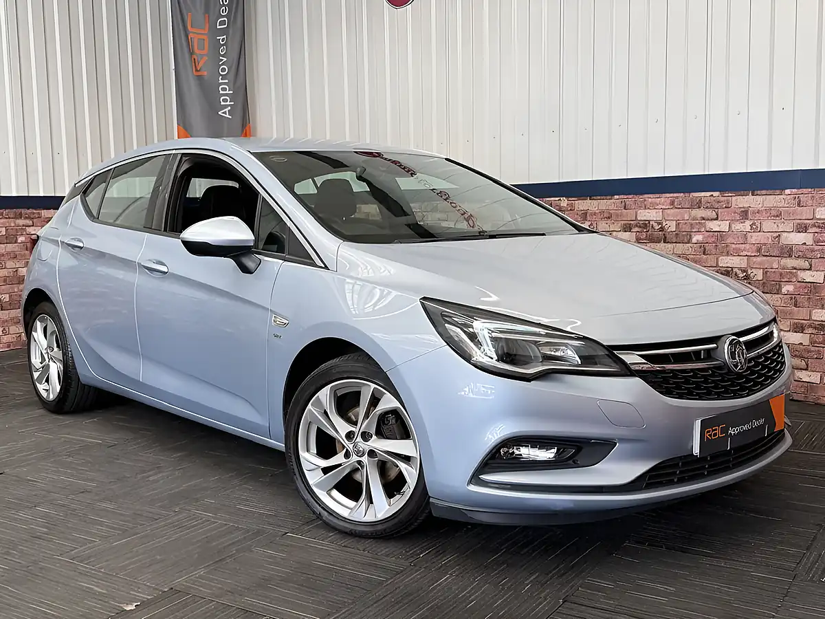 Used 2017 Vauxhall Astra Sri Silver - Interior and Exterior details 2