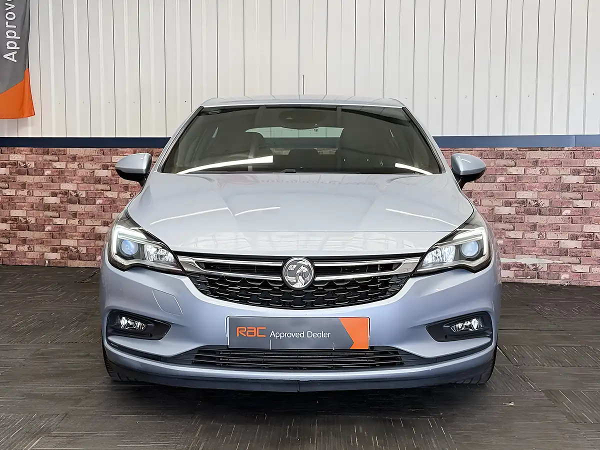 Used 2017 Vauxhall Astra Sri Silver - Interior and Exterior details 3